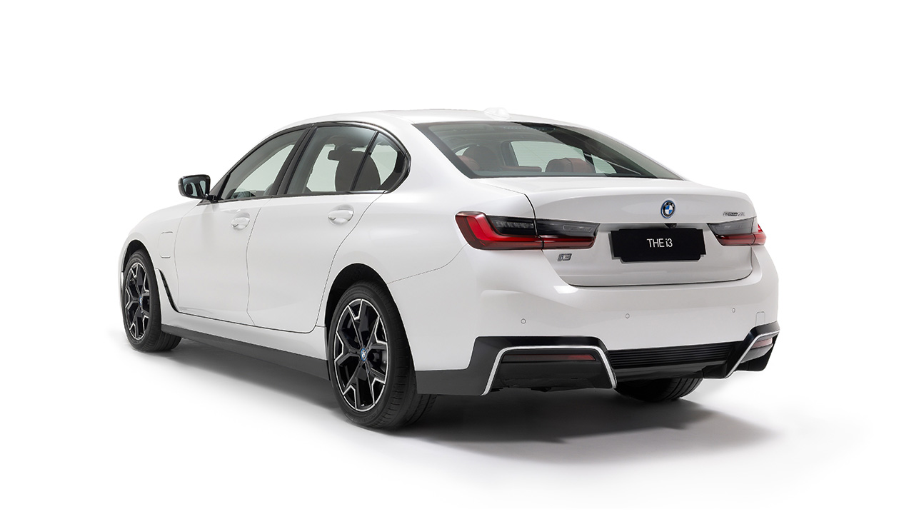 سه رخ عقب راست